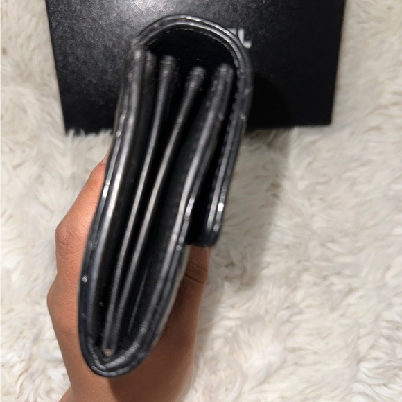 Chanel Patent Leather wallet - Picture 4 of 8